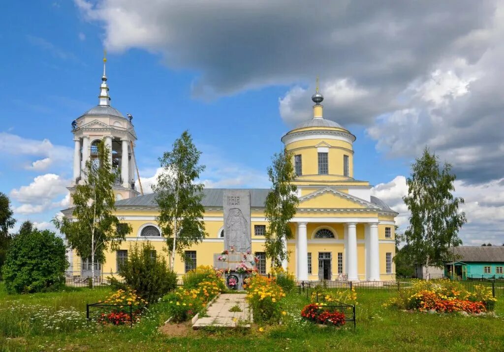 Храм село Никольское Рамешковский район. Храм в Никольское Рамешковский район Тверской области. Богоявленская Церковь село Никольское. Богоявленская Церковь Никольское Рамешковский. Никольское какая область