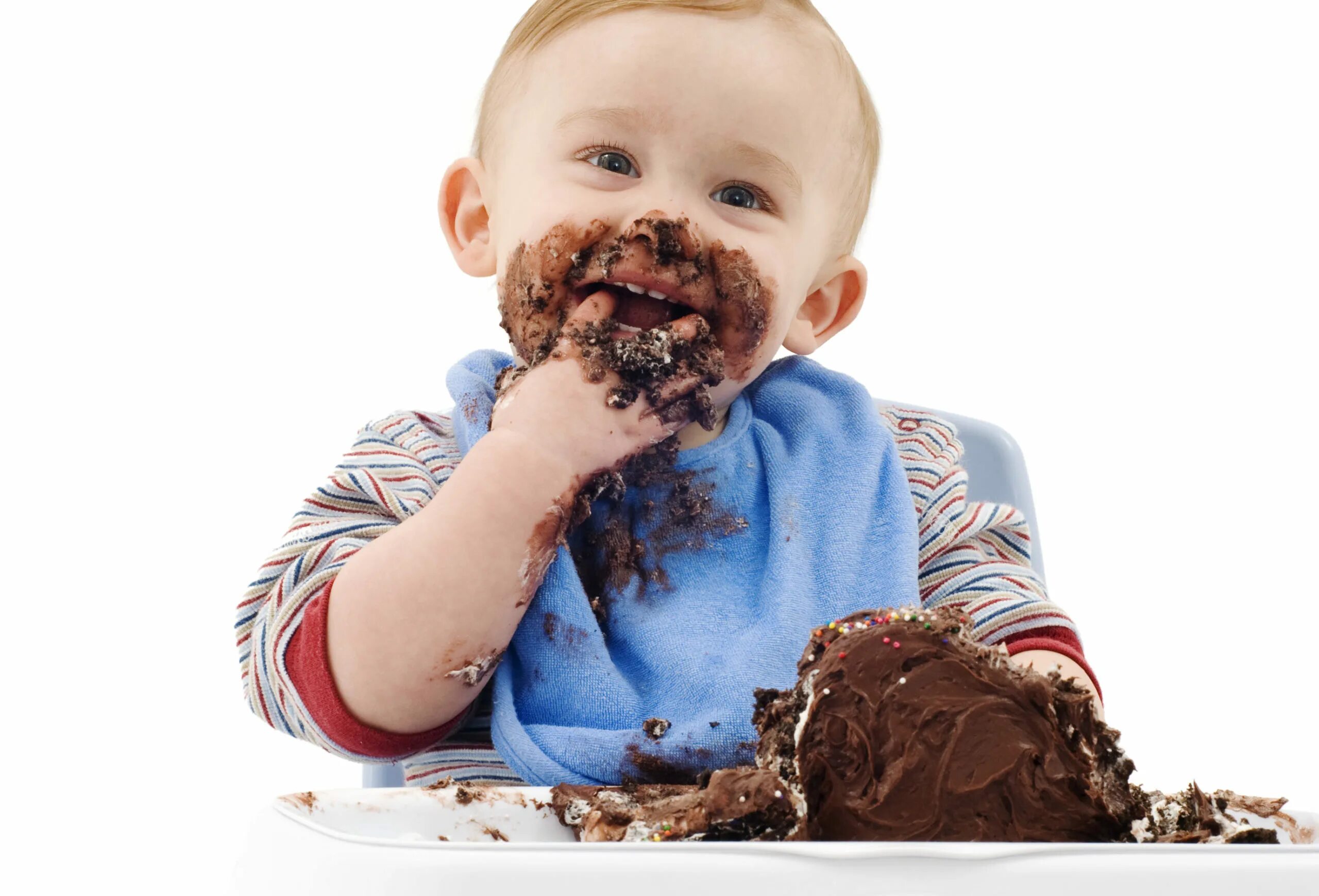Люди едят какашки. Ребенок измазанный шоколадом. Ребенок испачкался в шоколаде. Ребенок испачканный шоколадом.