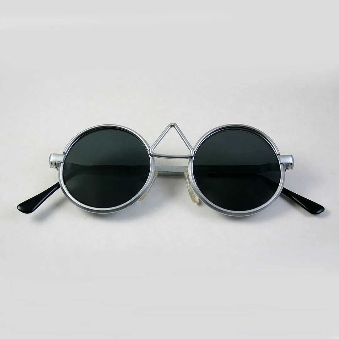 Round sunglasses. Круглые очки. Круглые солнцезащитные очки. Солнцезащитные очки с круглой оправой. Круглые затемненные очки.