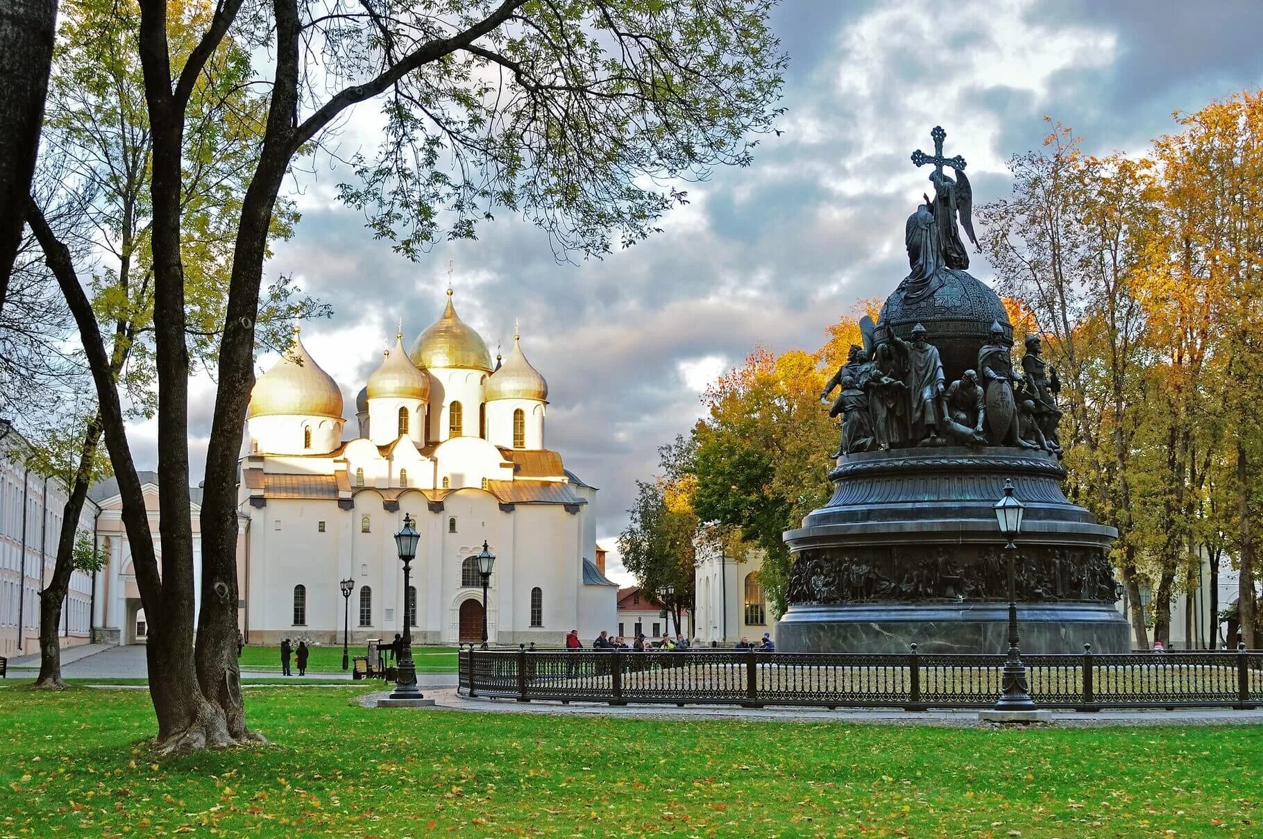 Исторический центр Великого Новгорода. Новгородский Кремль памятник тысячелетие России.