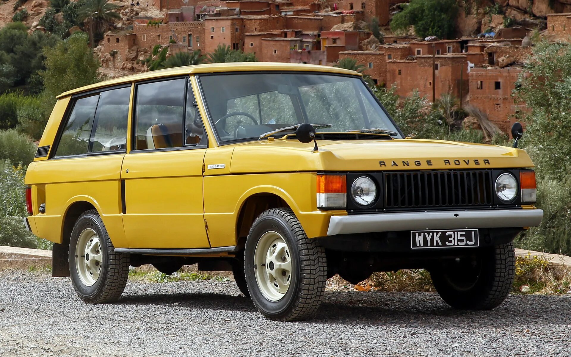 Ленд ровер старый. Ленд Ровер Рендж Ровер 1970. Land Rover range Rover Classic. Ренж Ровен 1. Рендж Ровер Классик 1.