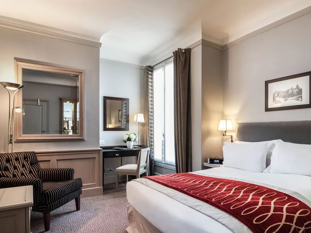 Номера в париже. Интерьер гостиничного номера класса люкс. Номера в париже. Отель шангри ла париж номер люкс. Plaza athenee париж.