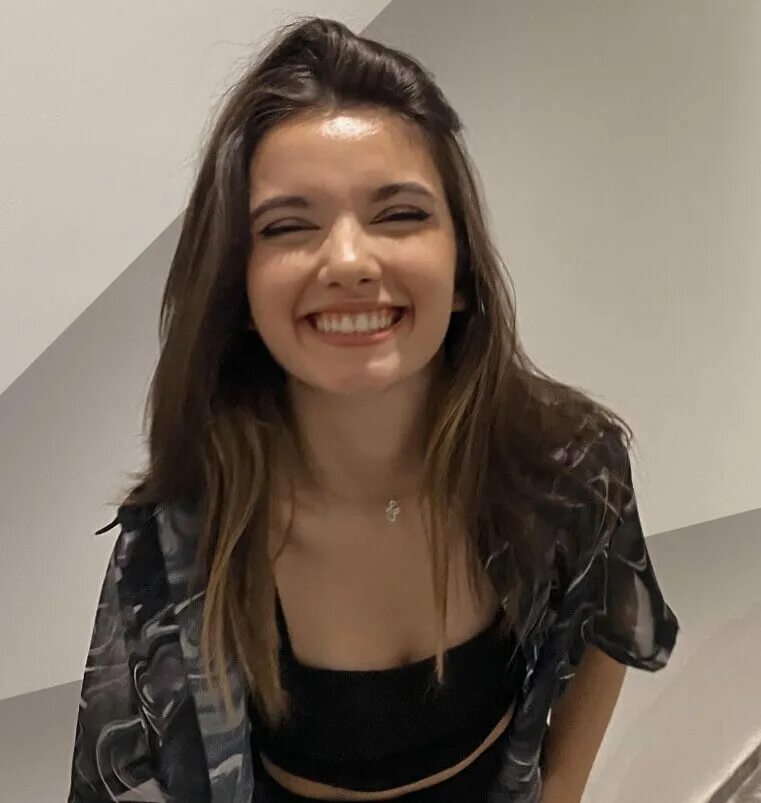 Heyysila. Heypoper heyysila. Heysila. Sıla dündar. Heysila.