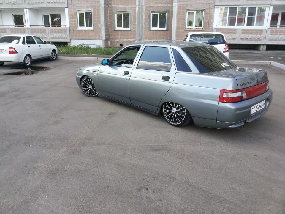 Lada 2110 внутри Приора 2 на R17