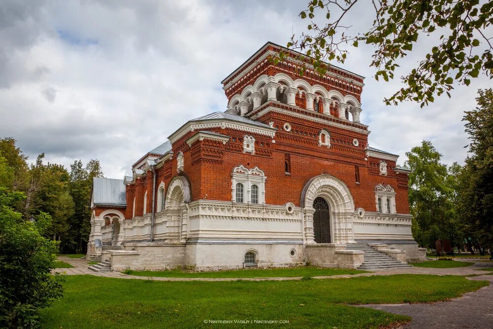 Город гусь хрустальный музей. Музей хрусталя им мальцовых гусь-хрустальный. Музей хрусталя им мальцовых гусь-хрустальный. Гусь хрустальный город достопримечательности. Гусь хрустальный достопримечательности музей хрусталя.