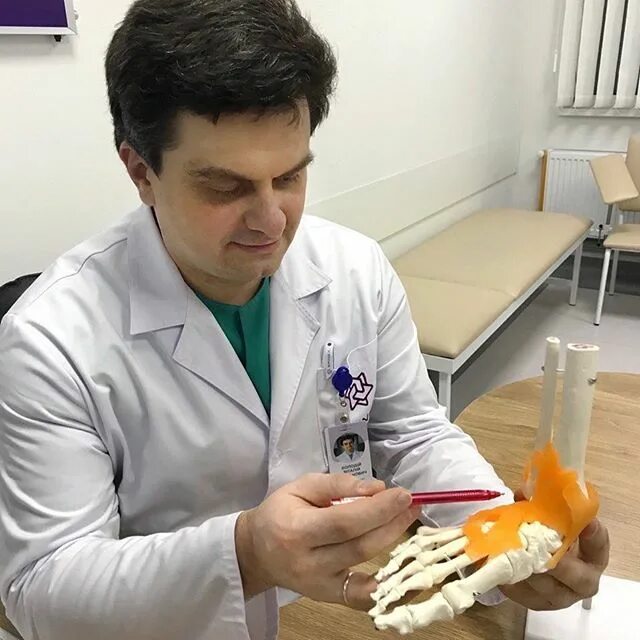 прием травматолога. вопрос ортопеду травматологу. вопрос ортопеду травматологу. травматолог ортопед. перелом плюсневой кости код по мкб 10.