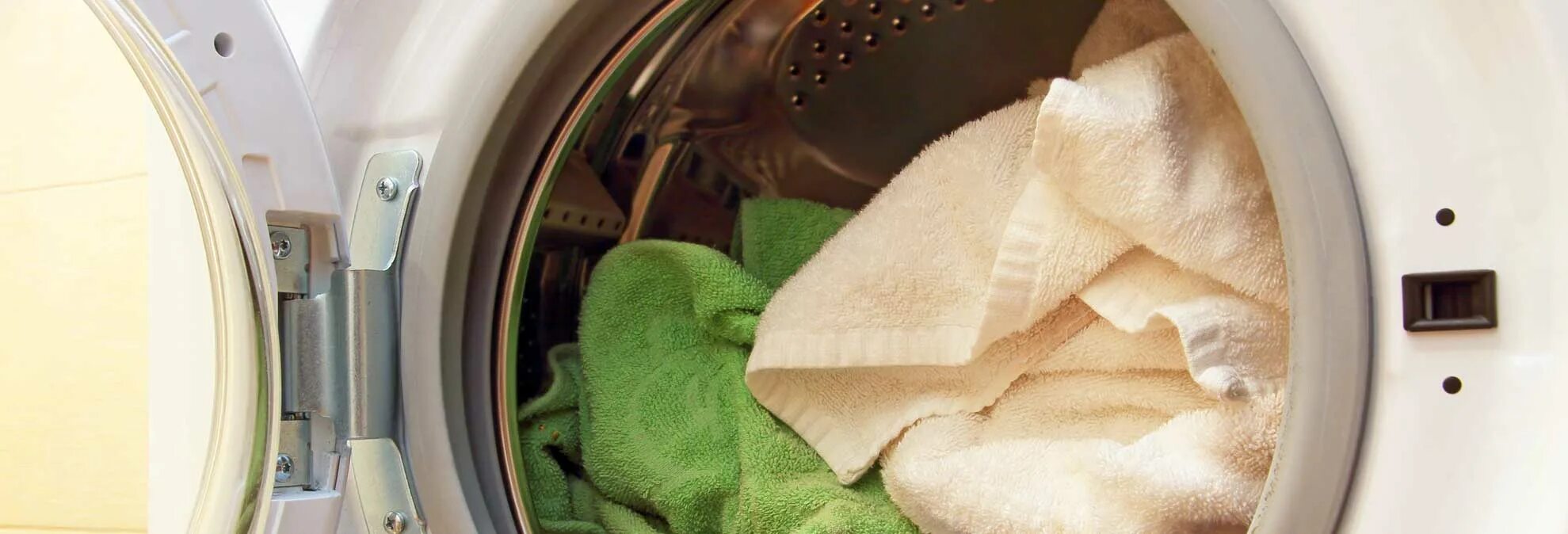 Стирка махровых полотенец в стиральной машине. Стирка в микроволновке кухонных полотенец. Как стирать махровые полотенца в стиральной машине. Как стирать кухонные полотенца. Как стирать полотенца в стиральной машине.