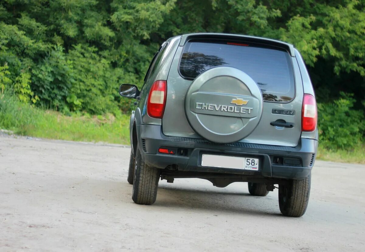 Ширина нивы шевроле с зеркалами. Niva chevrolet 2005 вес. Высота нива шевроле с рейлингами. Колесная база ваз 2123. Niva chevrolet вес машины.