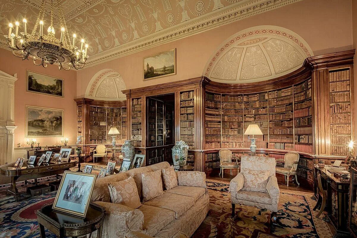 Living library. Дворец Харвуд-Хаус интерьеры. Англия поместье Харвуд Хаус.