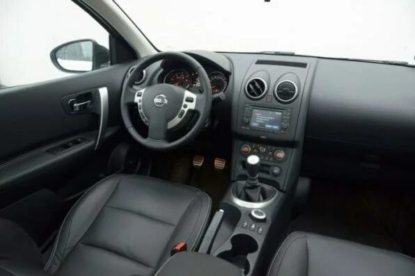Какой автомобиль лучше: Renault Duster или Nissan Qashqai
