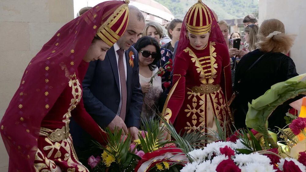 День возрождения карачаевского народа. 3 Мая Возрождение карачаевского. Возвращение карачаевского народа 3 мая. 3 Мая день Возрождения карачаевского. С днем Возрождения.