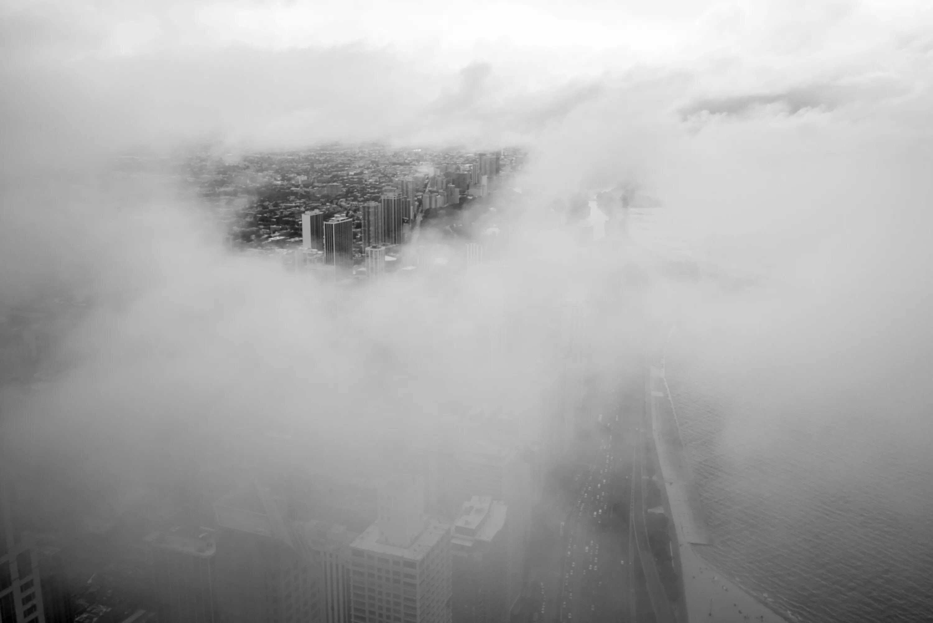 Вид из окна туман. За окном стоит туман. За окном стоит туман. Туман из окна. За окном стоит туман.