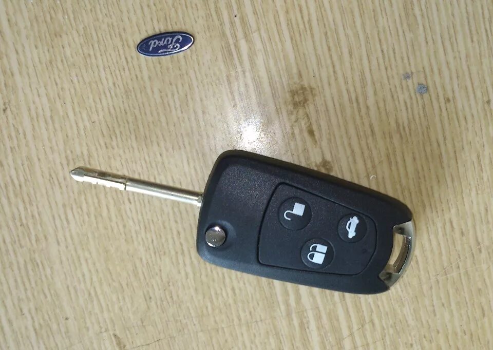 Ключ форда куга. Выкидной ключ Мондео. Ford c-Max i выкидной ключ. Выкидной ключ Форд Скорпио. Ключ выкидной Форд фокус 1 американец.