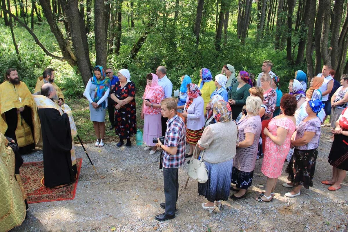 Погода новослободск калужская область. Церковь усты Думиничский район. Село Новослободск Думиничского района Калужской области. Село Новослободск храм. Население усты Думиничского района.