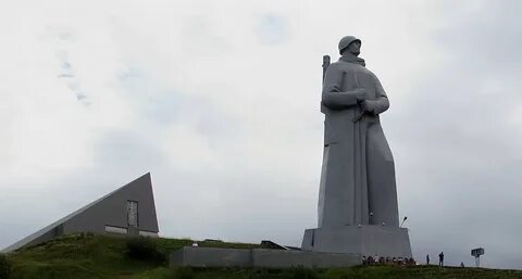 Памятник героям заполярья