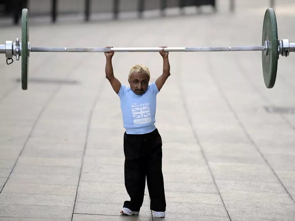 Самый слабый. Савицкас. Адитья арьянто. Самый слабый. Бодибилдер - адитья дев.