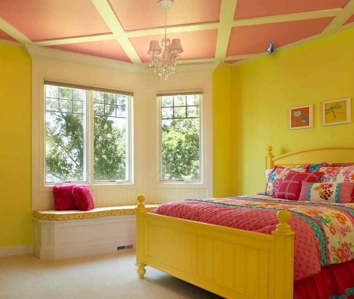 Розовый с желтым какой цвет. Детская комната с желтыми стенами. Спальня в ярких тонах. Комната в желтом цвете. Комната с желтыми стенами.