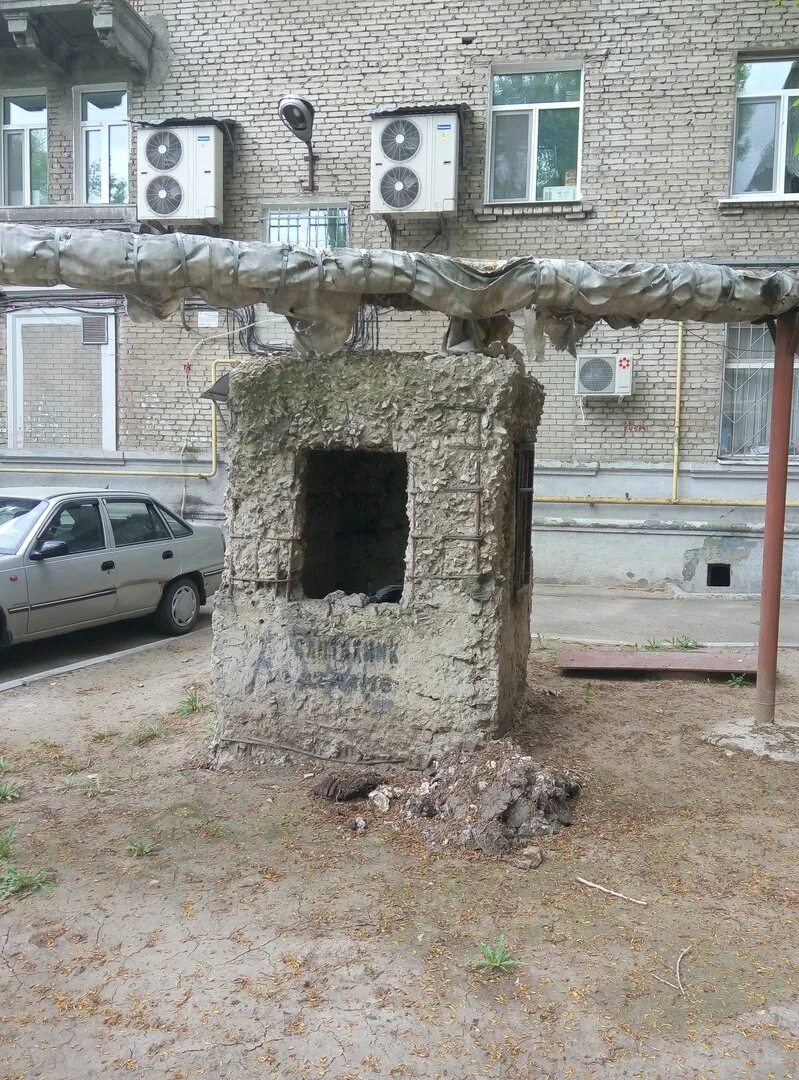Камаз в укрытии в капонире. Бомбоубежище в астрахани. Заброшенное бомбоубежище. Вентшахты бомбоубежища. Заброшенный лтп астрахань.