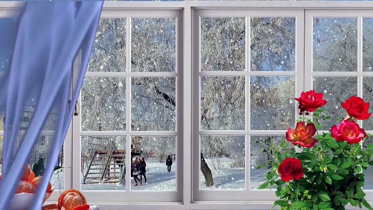 Окнами идет снег