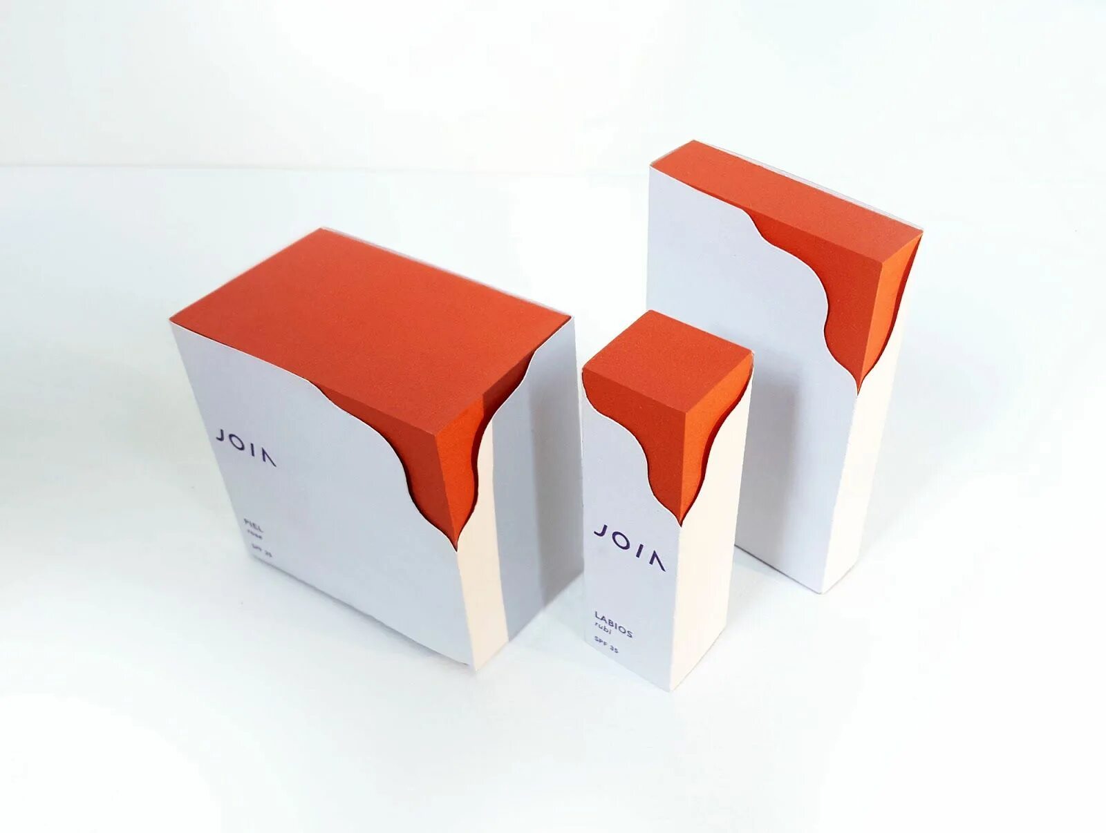 Creative pack. Упаковка помады. Помада в картонной упаковке. Креативная помада упаковка. Дизайн упаковки помады.
