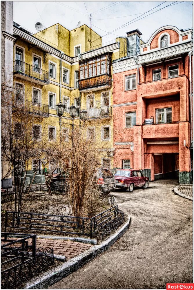 Фото: Просто дворик в самом центре. Фотограф Василий Кнопкунажимающий;)). Город.
