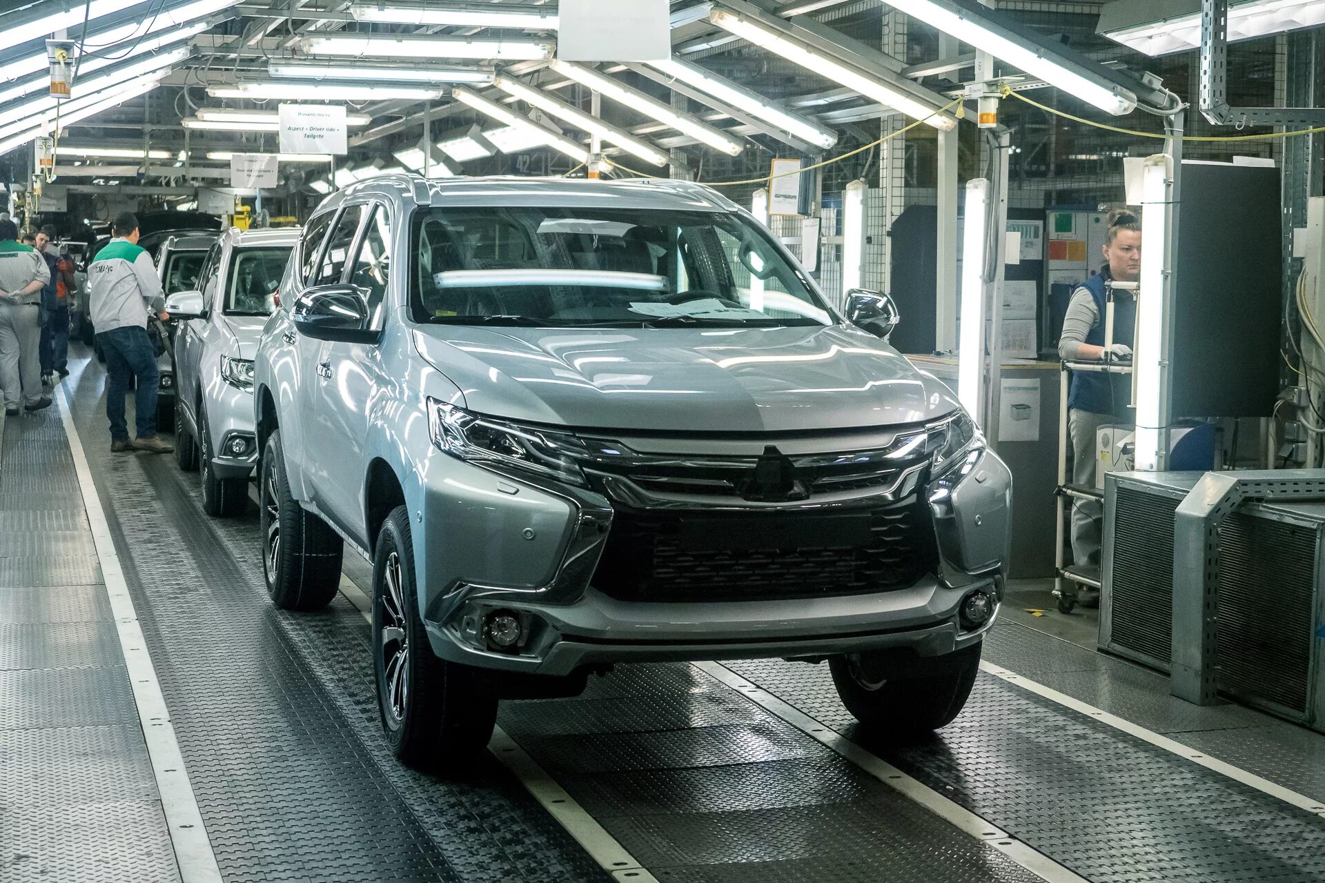 Mitsubishi производство. Паджеро Аутлендер 2022. Митсубиси завод. Завод Mitsubishi в России. Завод Митсубиси в Японии.