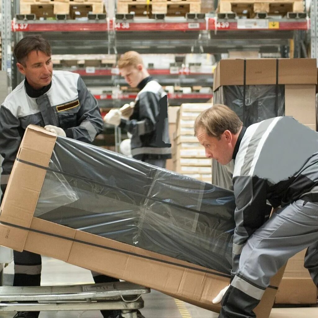 разнорабочий на мебельное. профессия плотник. деревообрабатывающее предприятие. рабочий на мебельное производство. столяр плотник.