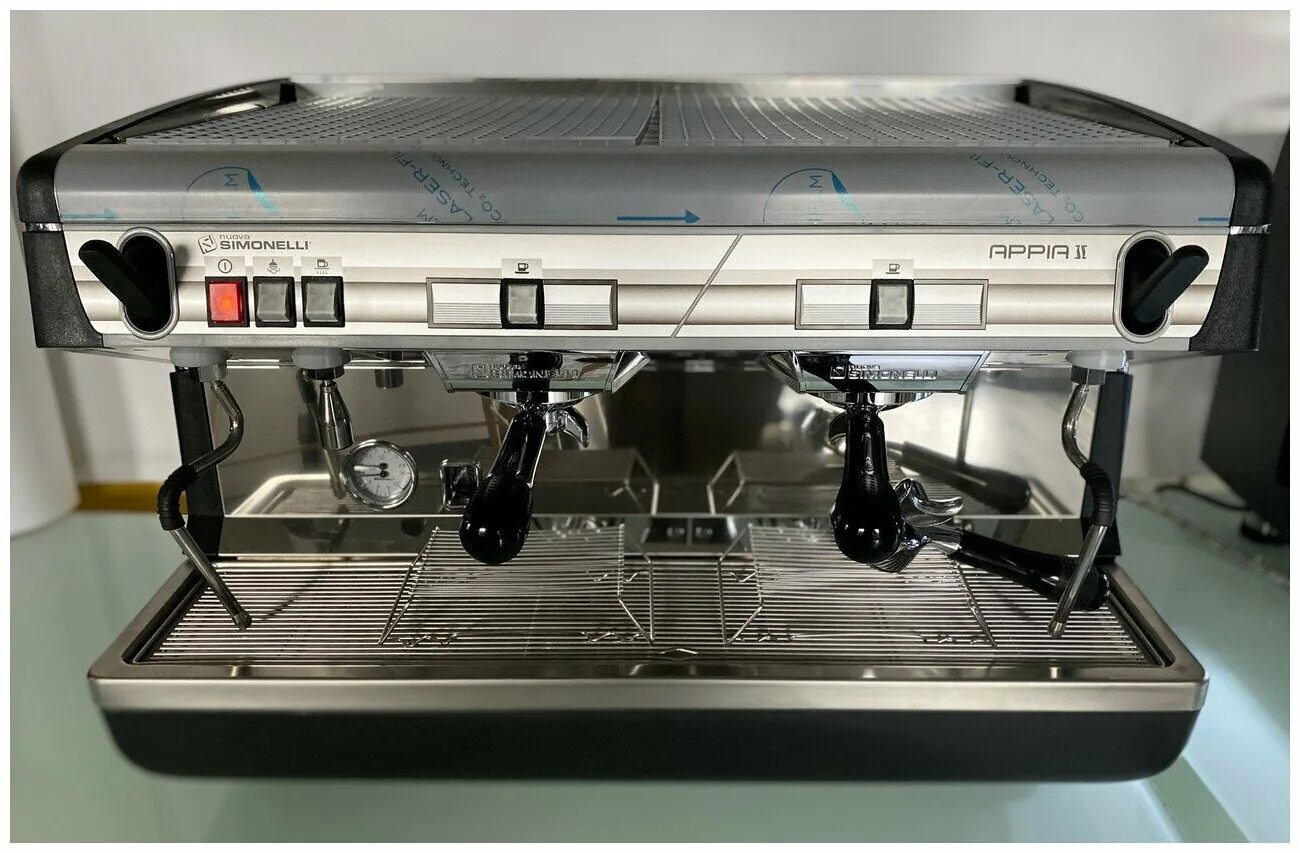 Кофемашина simonelli appia life 2gr. Кофемашина Simonelli Appia 2. Nuova Simonelli кофемашина. Профессиональная кофемашина nuova Simonelli Appia II 2 gr s. Кофемашина nuova Simonelli Appia.