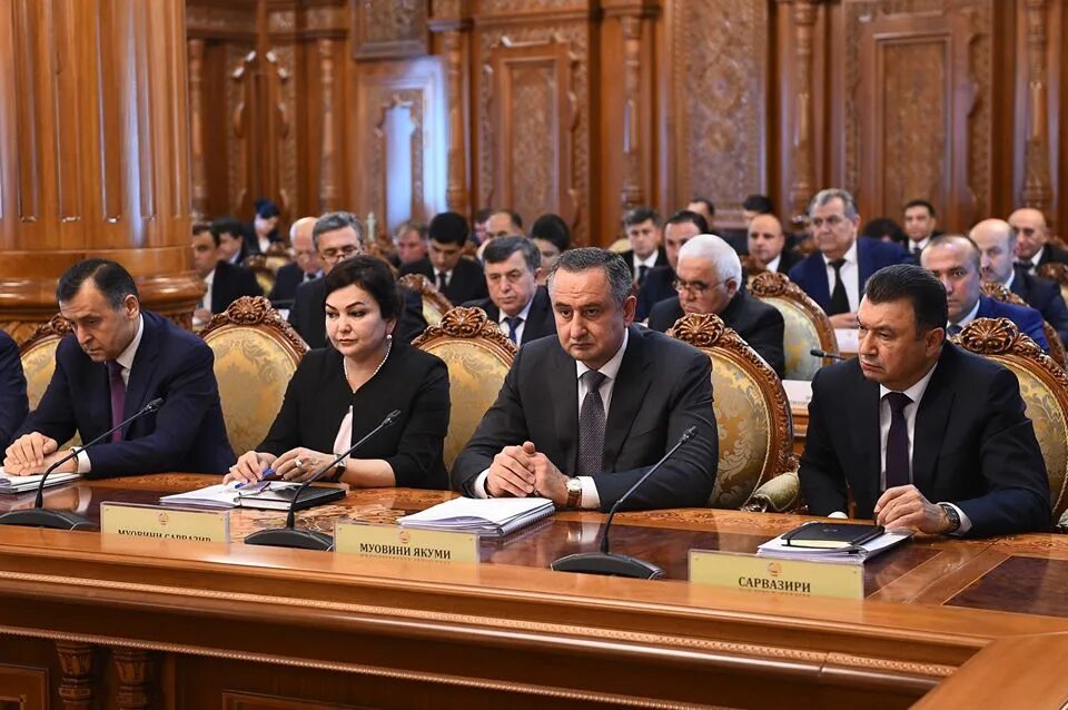 Парламент таджикистана здание. Советник президента таджикистана. Правительство таджикистана министры таджикистана. Сайт правительства таджикистана. Сайт правительства таджикистана.