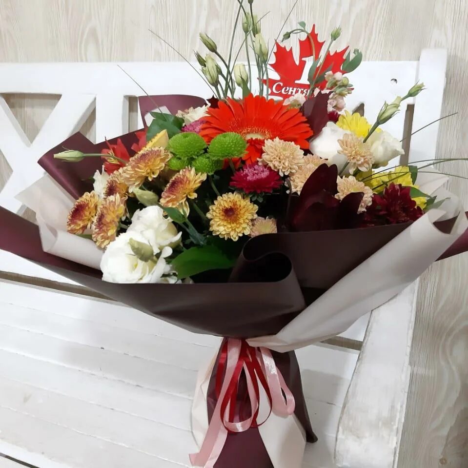 Букет директору. Мужской букет из цветов. Букет цветов. Мужской букет цветов. Букет для руководителя мужчины.