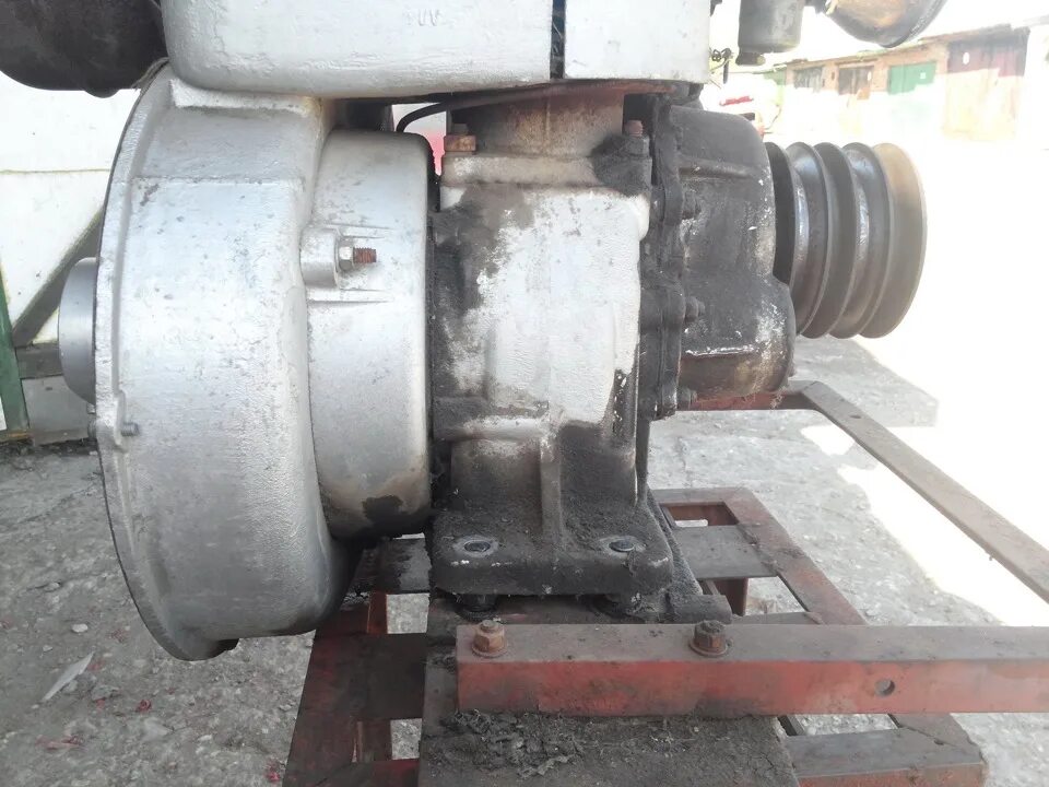 Двигатель мотоблока урал умз-5. Ремонт двигателя умз 5б мотоблок. Двигатель умз 5б зажигание. Редуктор умз 5б. Умз-5б.