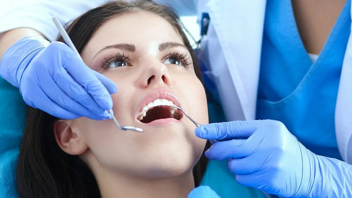 Лечение зубов цена отзывы. Сайт стоматологии. Терапия стоматология. Комплексная гигиена полости рта. Косметология и стоматология.