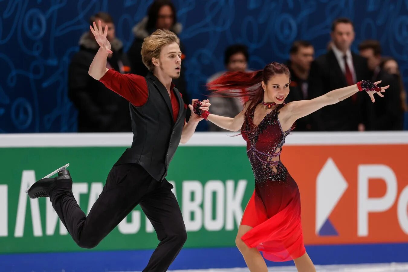 танцевальный спорт. спортивные танцы. спортивные танцы олимпийский. чемпионы россии по танцевальному шоу. спортивные танцы олимпийский.