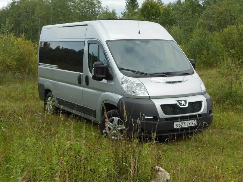 Пежо б у авито. Peugeot Boxer 2012. Пежо боксер 1 пассажирский. Пежо боксер 2012 пассажирский. Пежо боксер пассажирский короткий.