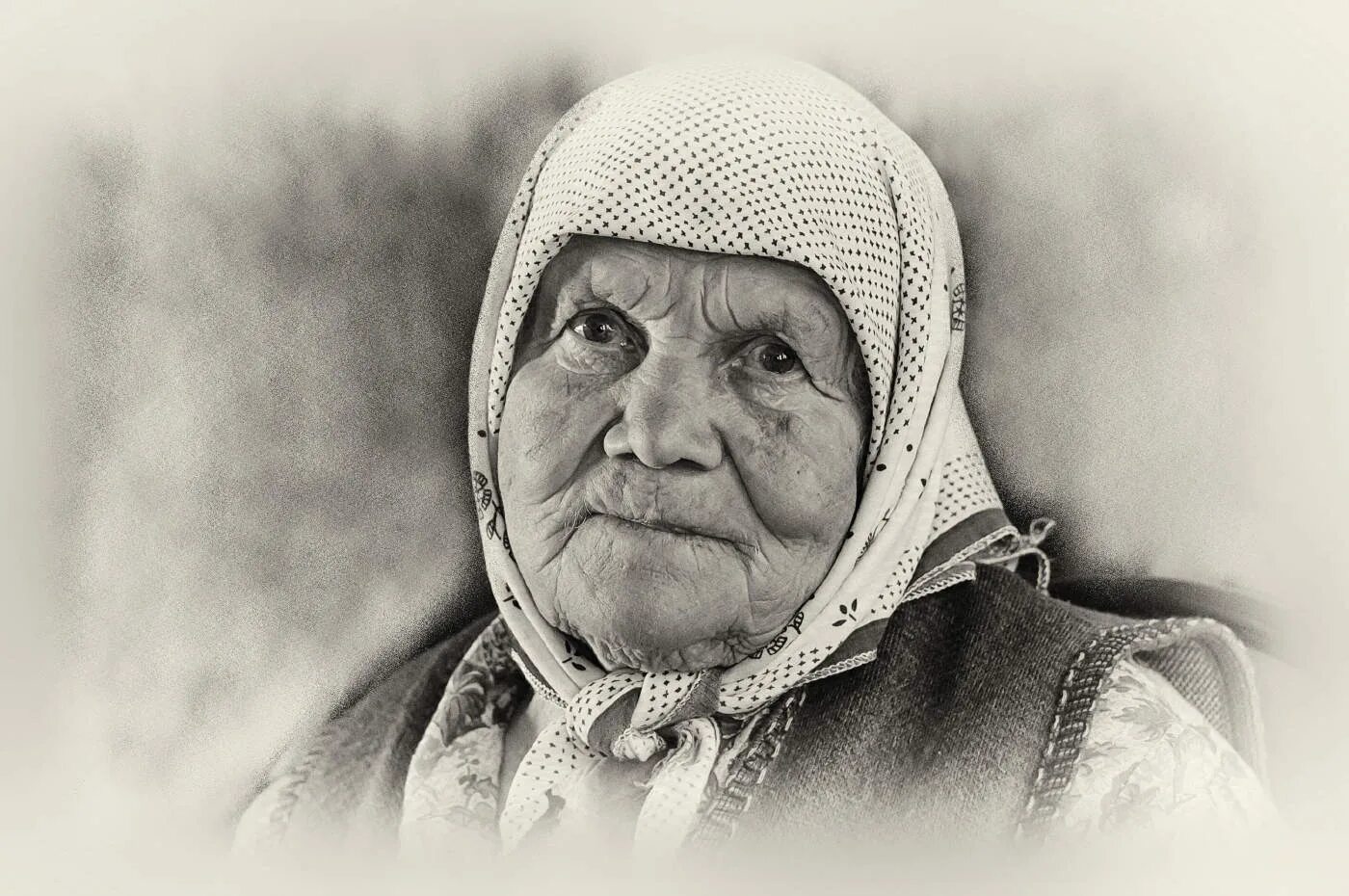 Рассказы старые женщины. Портрет пожилой женщины. портреты пожилых людей. бабушка фотопортрет. бабушка в платочке.