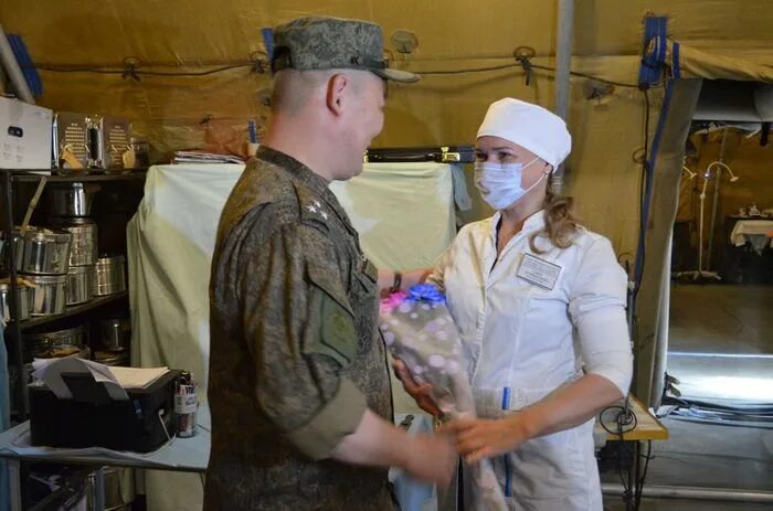 Сколько раненых на сво. Российские военные медики. Военный медицинский работник.