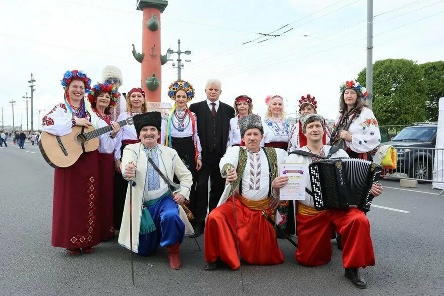 Бал национальностей СПБ. Традиции народов Санкт-Петербурга. Народности Санкт Петербурга. Питер национальности.