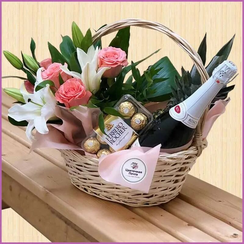 сладкая корзинка. подарок женщине на день рождения с доставкой. шикарные подарки для женщин. красивые коробки с цветами. цветы с конфетами.