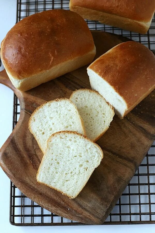 Рецепт картошки с хлебом. Картофельный хлеб. Картошка с хлебом. Хлеб картофельный с луком. Луковый хлеб.