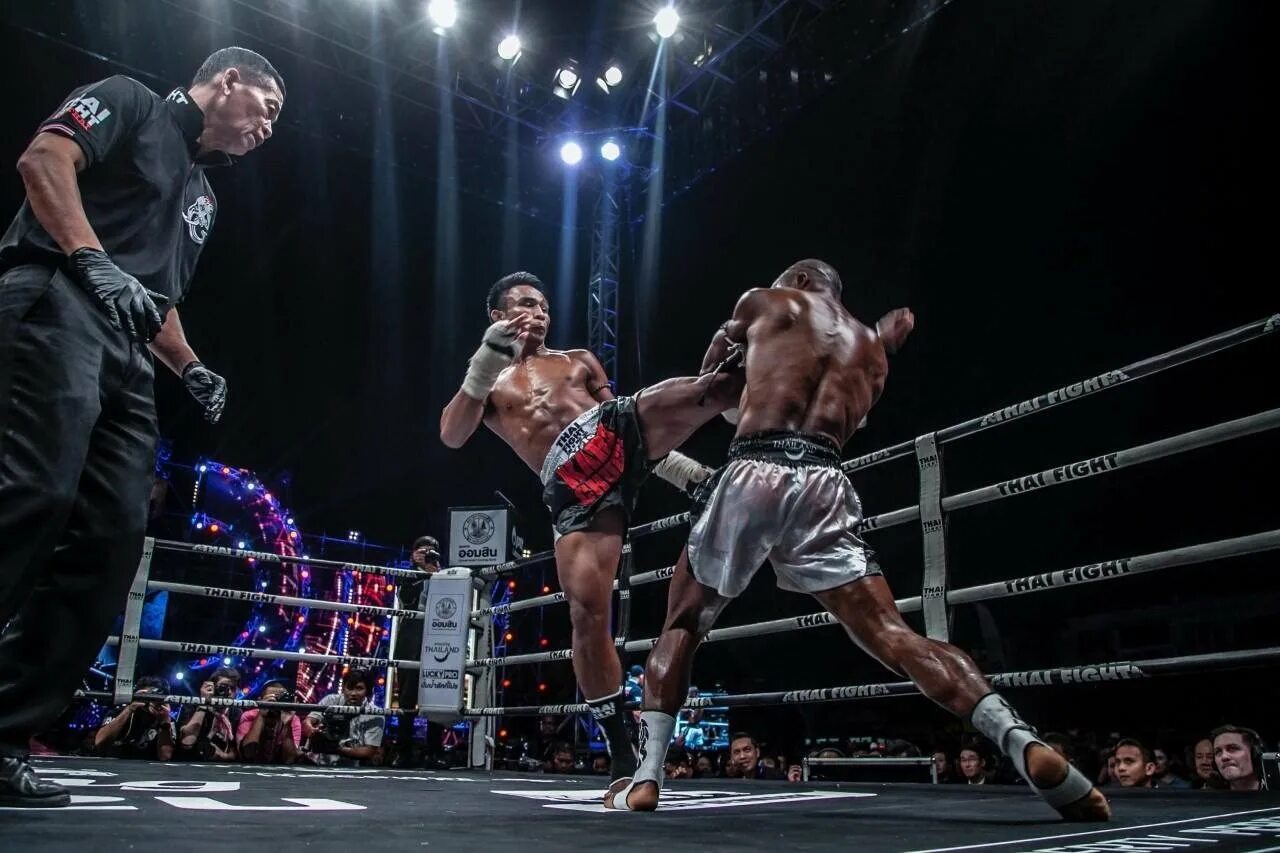 Акмаль поединки. Знаменитые боксеры. Акмаль поединки. Боец мма акмал хожиев фото. Акмал хожиев.