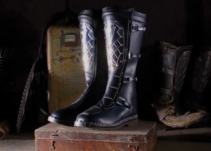 железные сапоги