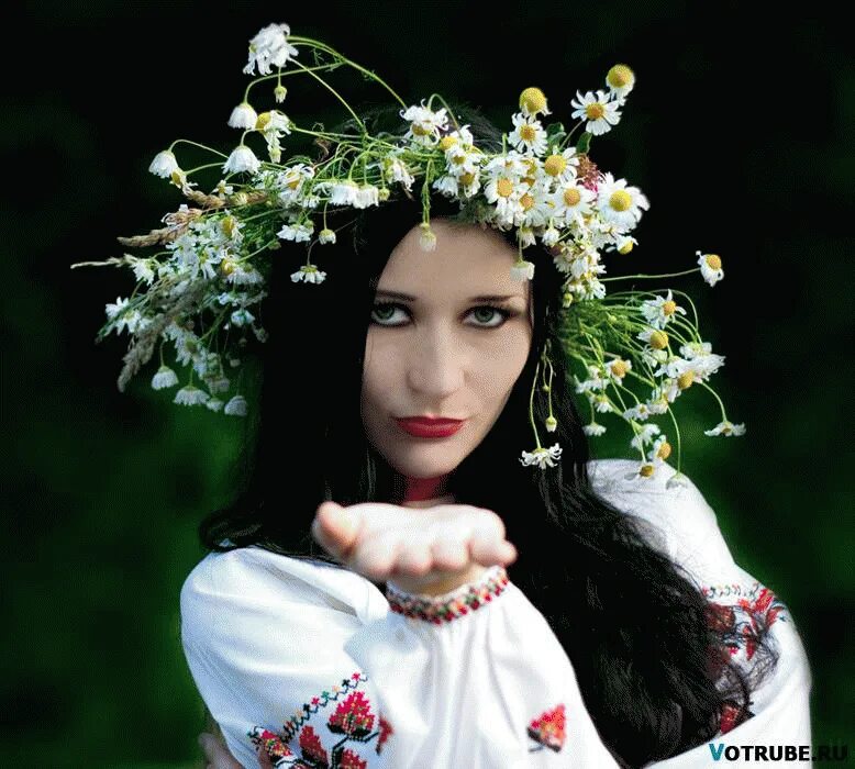 Фотосессия ивана купала. Красивые девушки с венком на голове. Макияж на ивана купала. Девушка в венке. Венок на ивана купала.