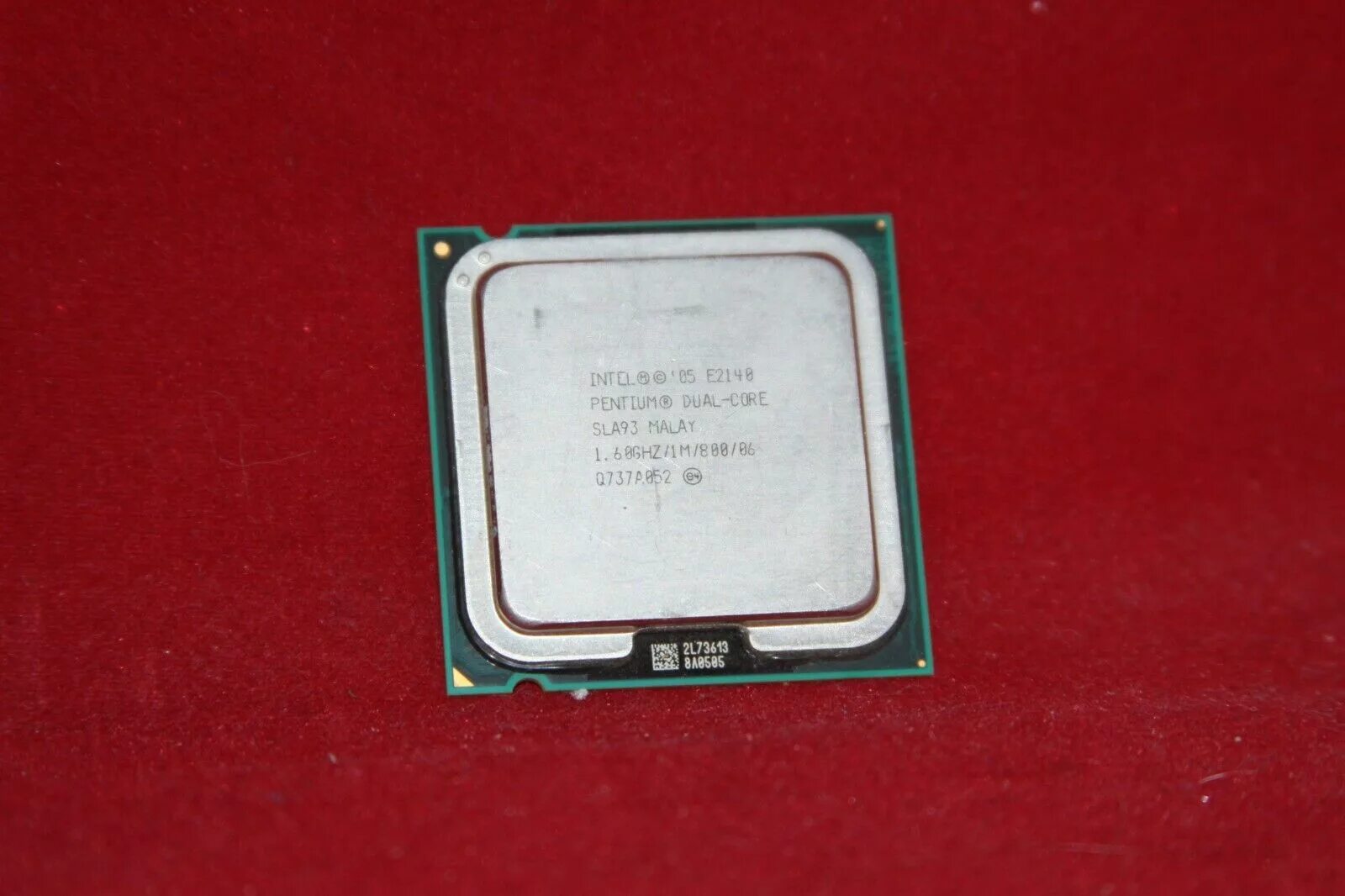 Дуал коре. Intel pentium dual core e5300. Pentium dual core e5300. 70ghz. 60ггц, 2мб, 800мгц, em64t) socket775.