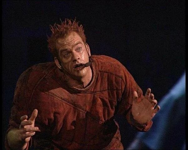 Нотр-дам-де-пари мюзикл 1998. Notre dame de paris garou. Гару нотр дам де пари. Notre dame de paris мюзикл квазимодо. Мюзикл нотр дам де пари квазимодо.