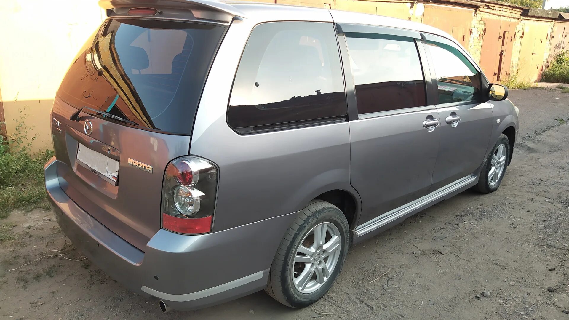 Продажа мазда мпв. Mazda MPV. Mazda MPV 2003. Мазда МПВ 2. Mazda MPV пороги.