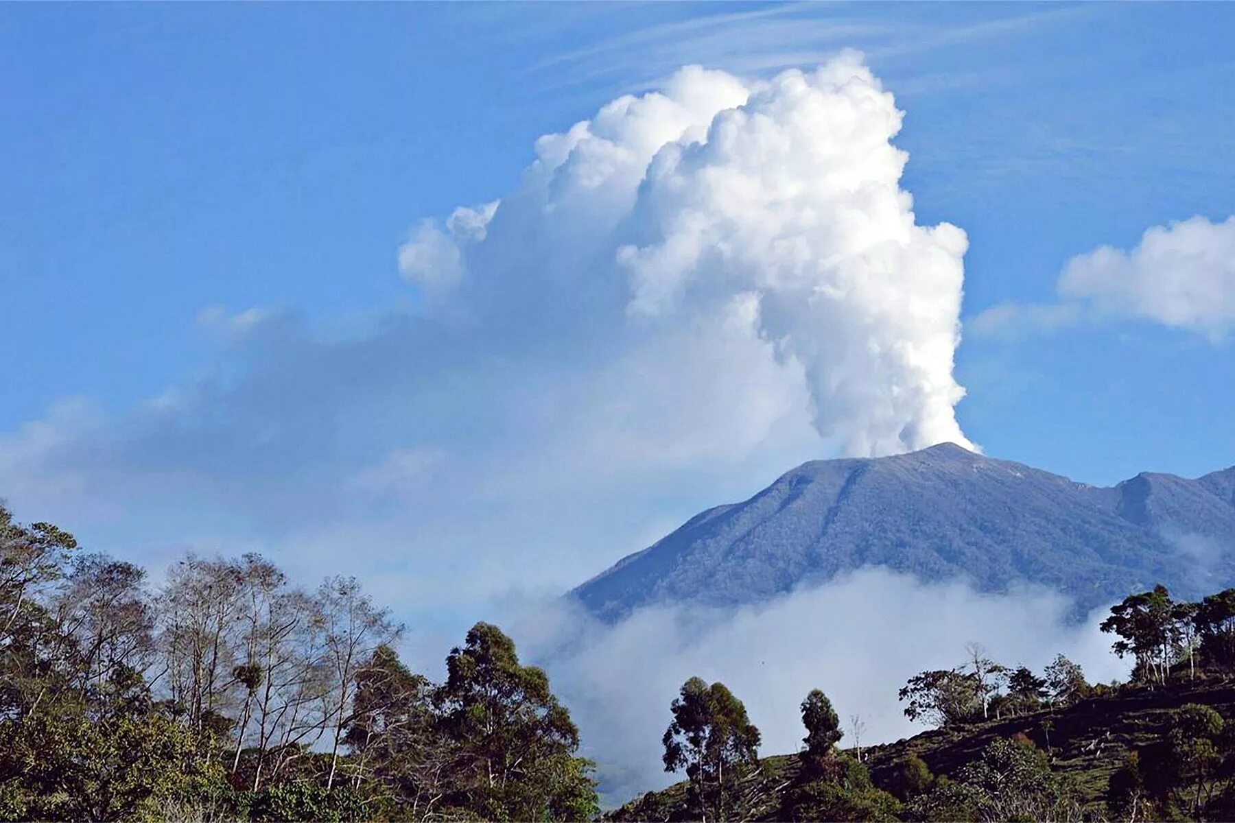 Вулкан Турриальба. Коста Рика вулкан. Вулкан Сан-Хосе. Вулкан в Коста Рике.