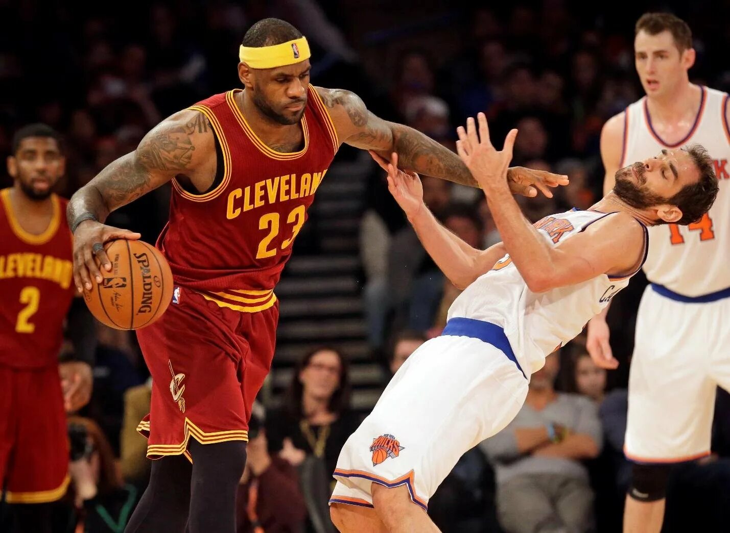 персональный фол. нарушение правил в баскетболе. технический фол в баскетболе. фолы в стритболе. нарушение правил в баскетболе.