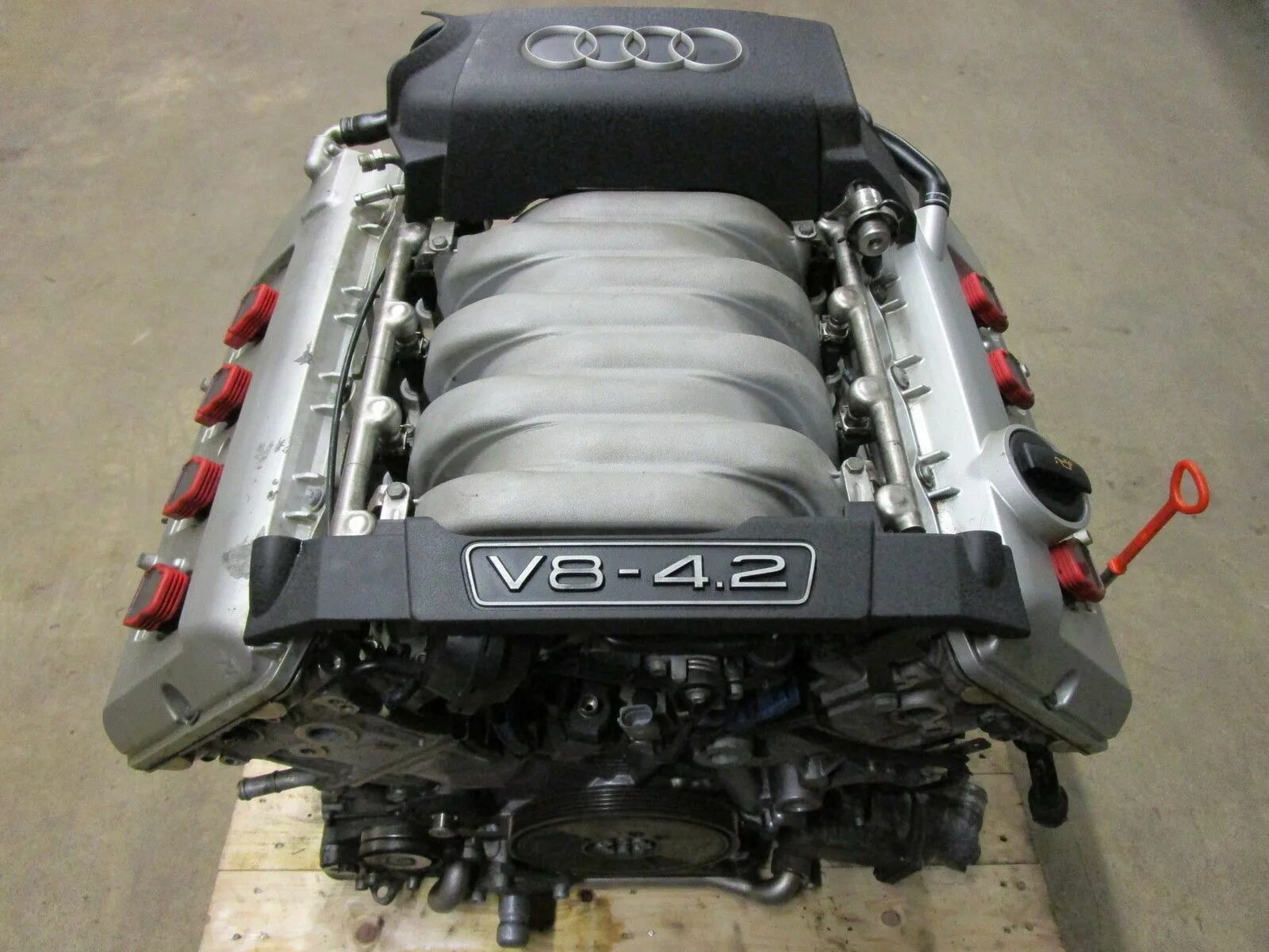 Купить двигатель 5 литров. Audi v8 4.2. Audi s4 v8. Ауди s4 двигатель 4.2 литра v8. Ауди s8 v8 4.2.