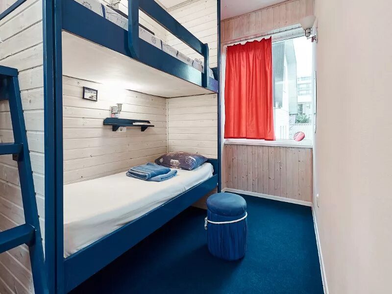 Хостел измайлово москва. Сахалин общежитие. Первый хостел. Хостел на сахалинской южно-сахалинск. Хостел аризона адлер.