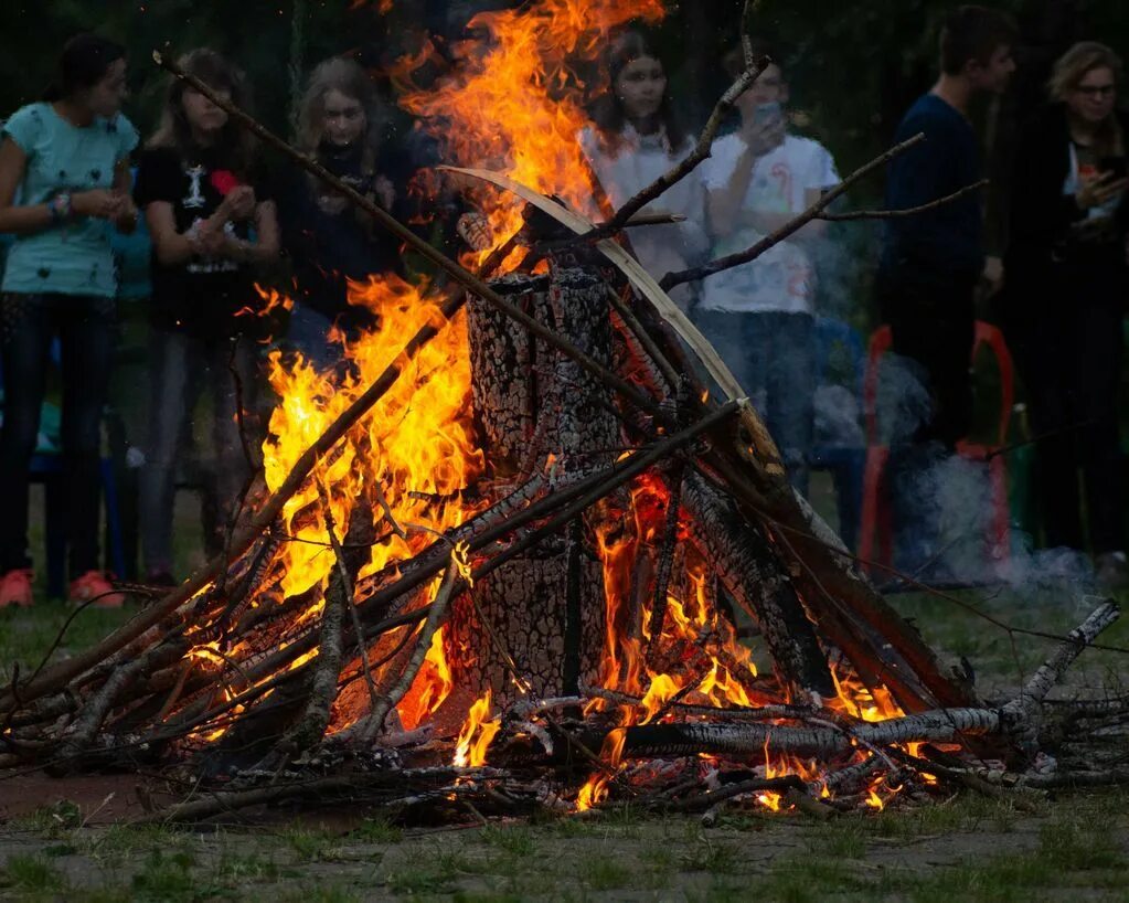 Neo camp. NEOCAMP Москва лагерь. Neo Camp детский лагерь. Лагерь Нео Кэмп. Neo Camp фотографии.